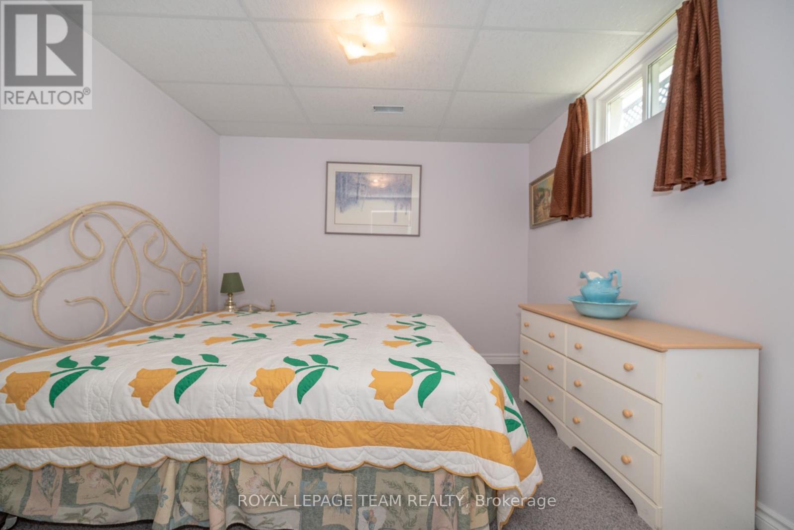 












807 KEDROSKY DRIVE

,
Renfrew,




Ontario
K7V4M5


