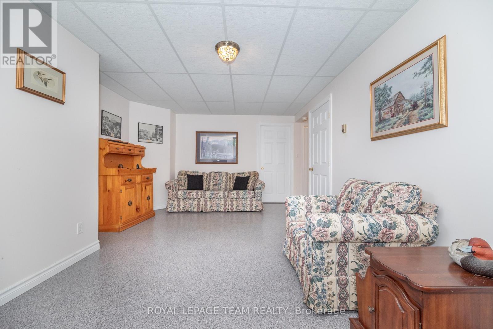 












807 KEDROSKY DRIVE

,
Renfrew,




Ontario
K7V4M5


