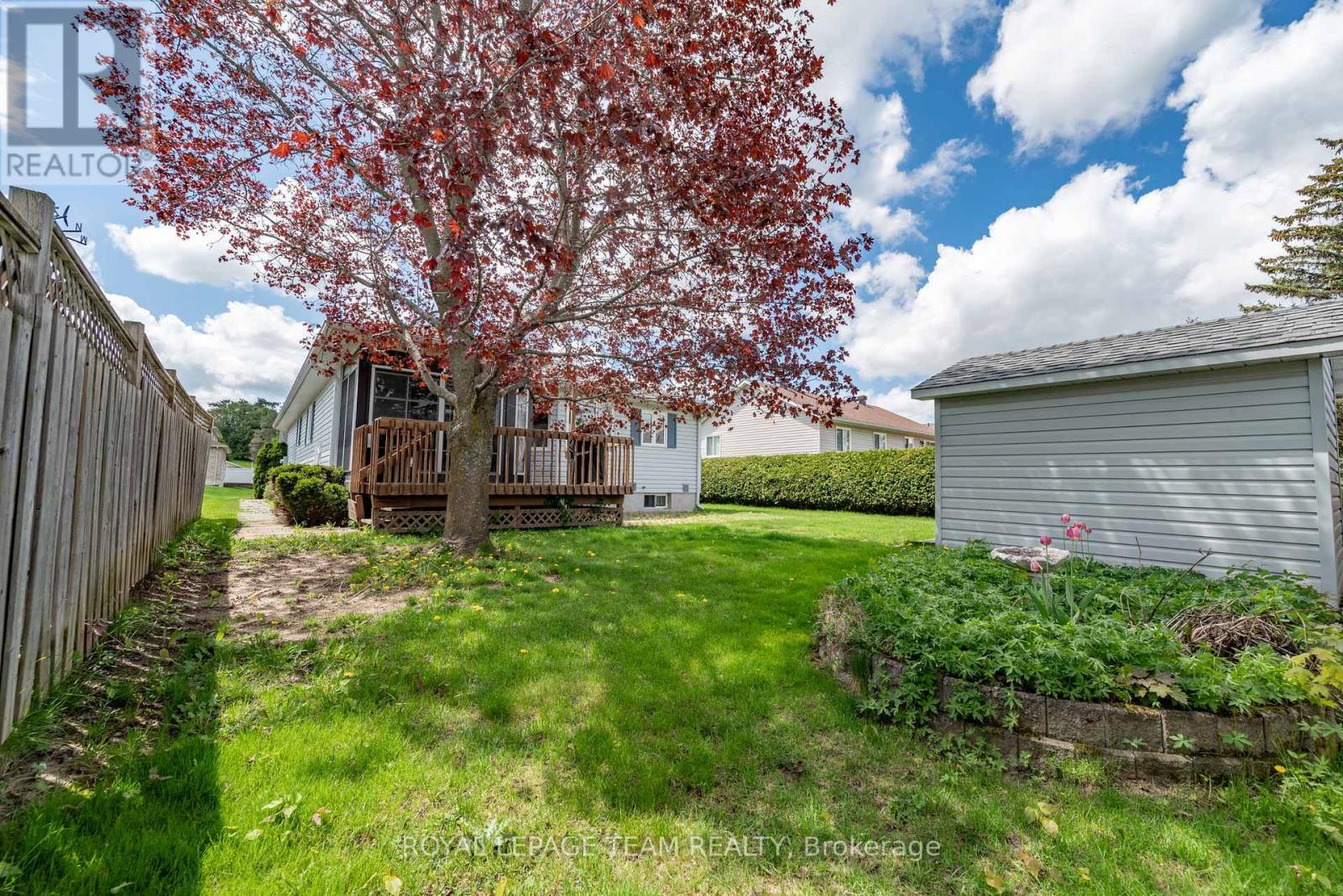 












807 KEDROSKY DRIVE

,
Renfrew,




Ontario
K7V4M5

