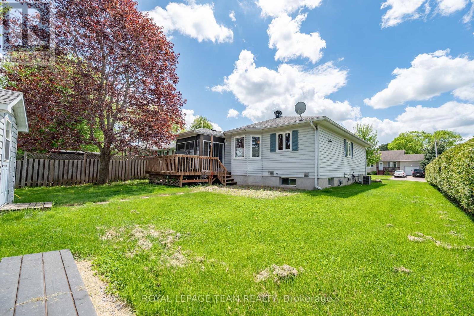 












807 KEDROSKY DRIVE

,
Renfrew,




Ontario
K7V4M5


