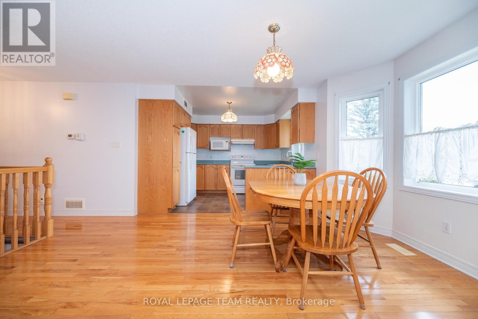 












807 KEDROSKY DRIVE

,
Renfrew,




Ontario
K7V4M5

