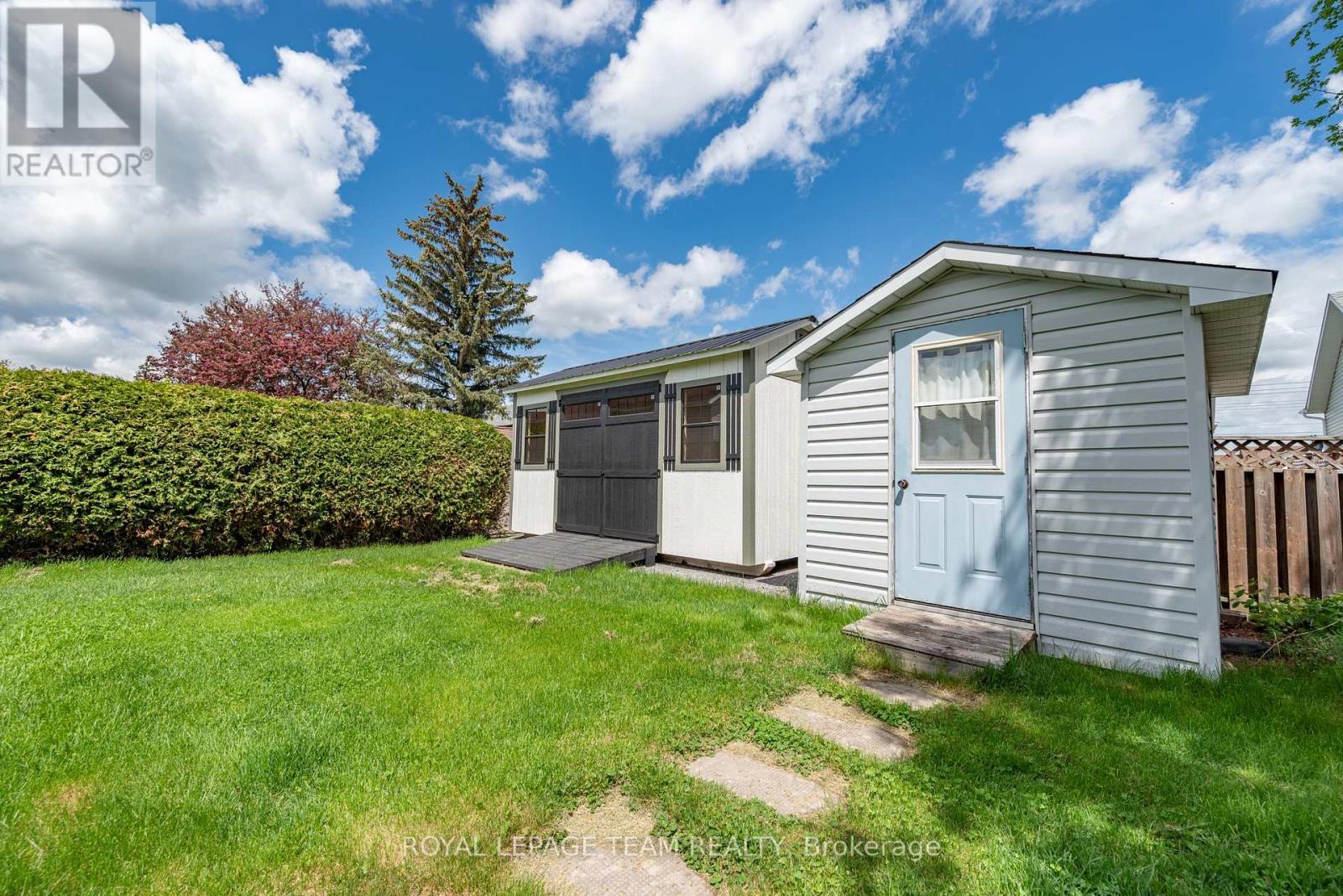 












807 KEDROSKY DRIVE

,
Renfrew,




Ontario
K7V4M5

