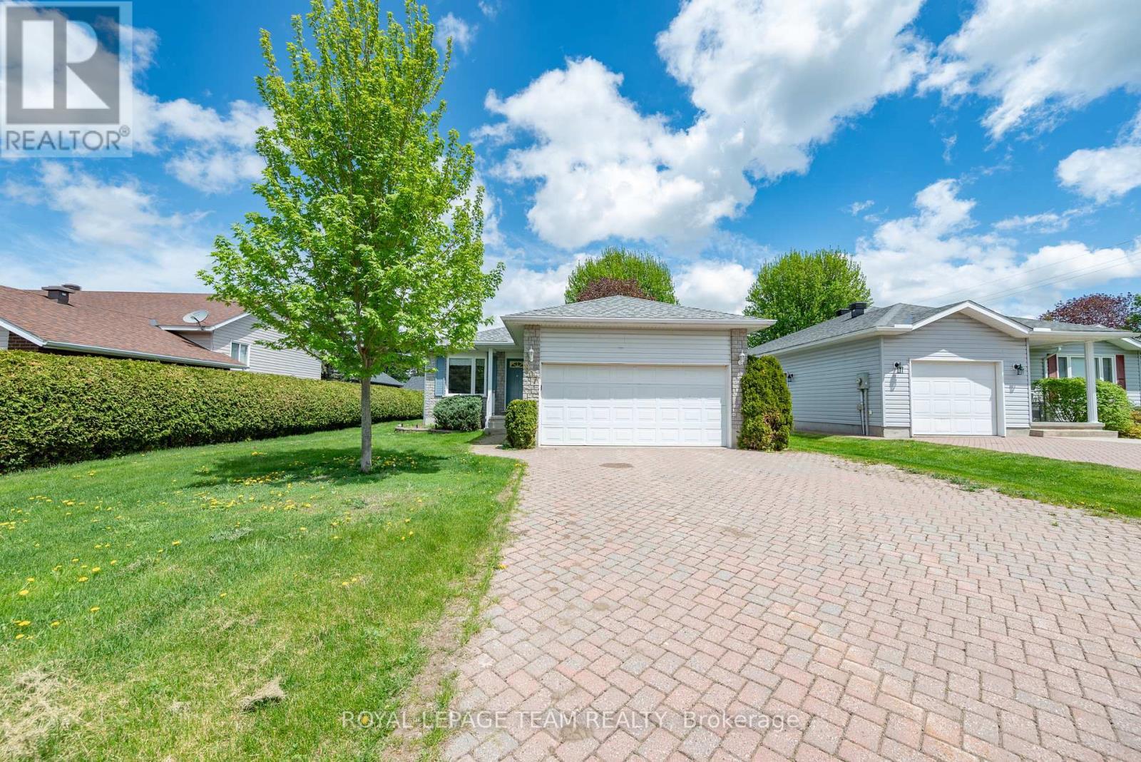 












807 KEDROSKY DRIVE

,
Renfrew,




Ontario
K7V4M5

