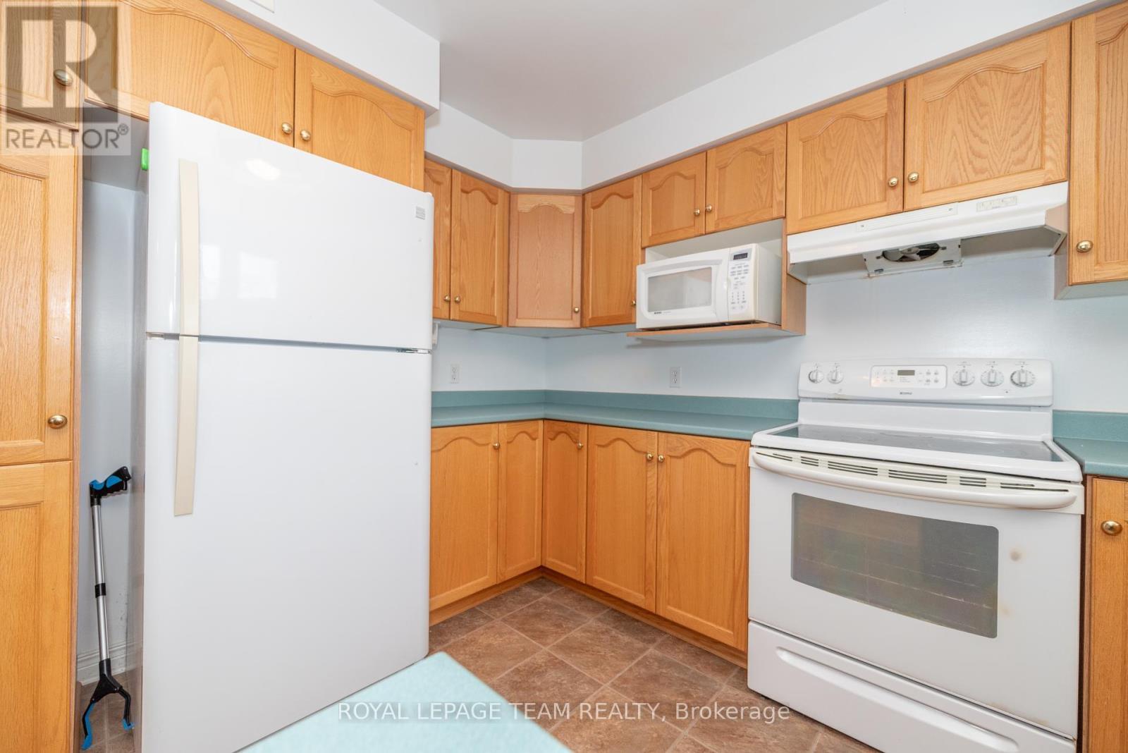 












807 KEDROSKY DRIVE

,
Renfrew,




Ontario
K7V4M5

