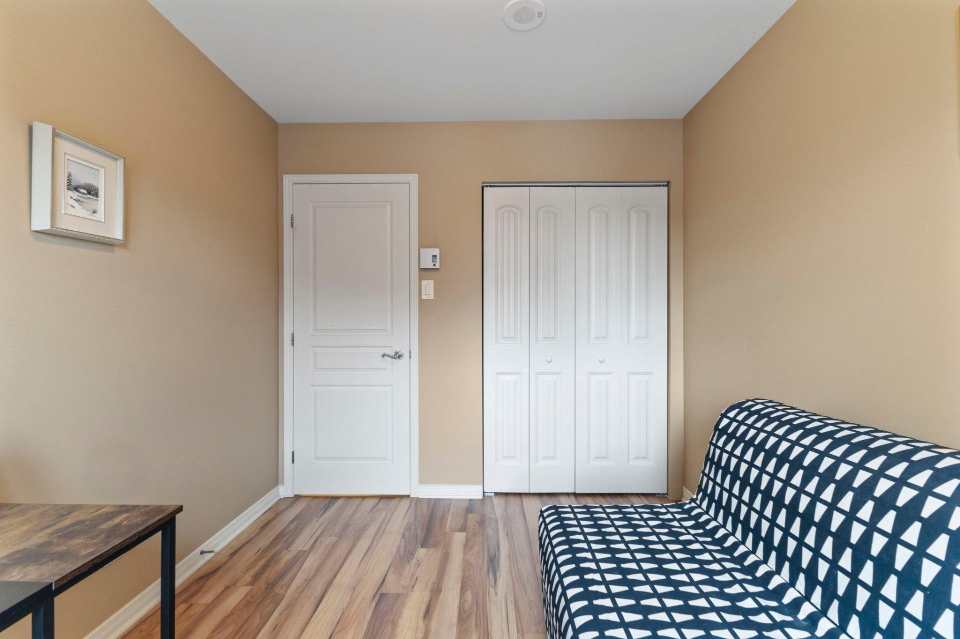 









180


Boul. de l'Hôpital

, 210,
Gatineau (Gatineau),




QC
J8T0C1

