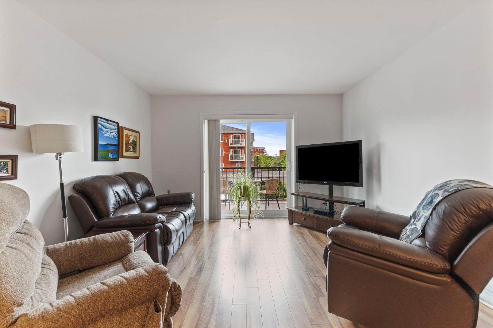 









180


Boul. de l'Hôpital

, 210,
Gatineau (Gatineau),




QC
J8T0C1

