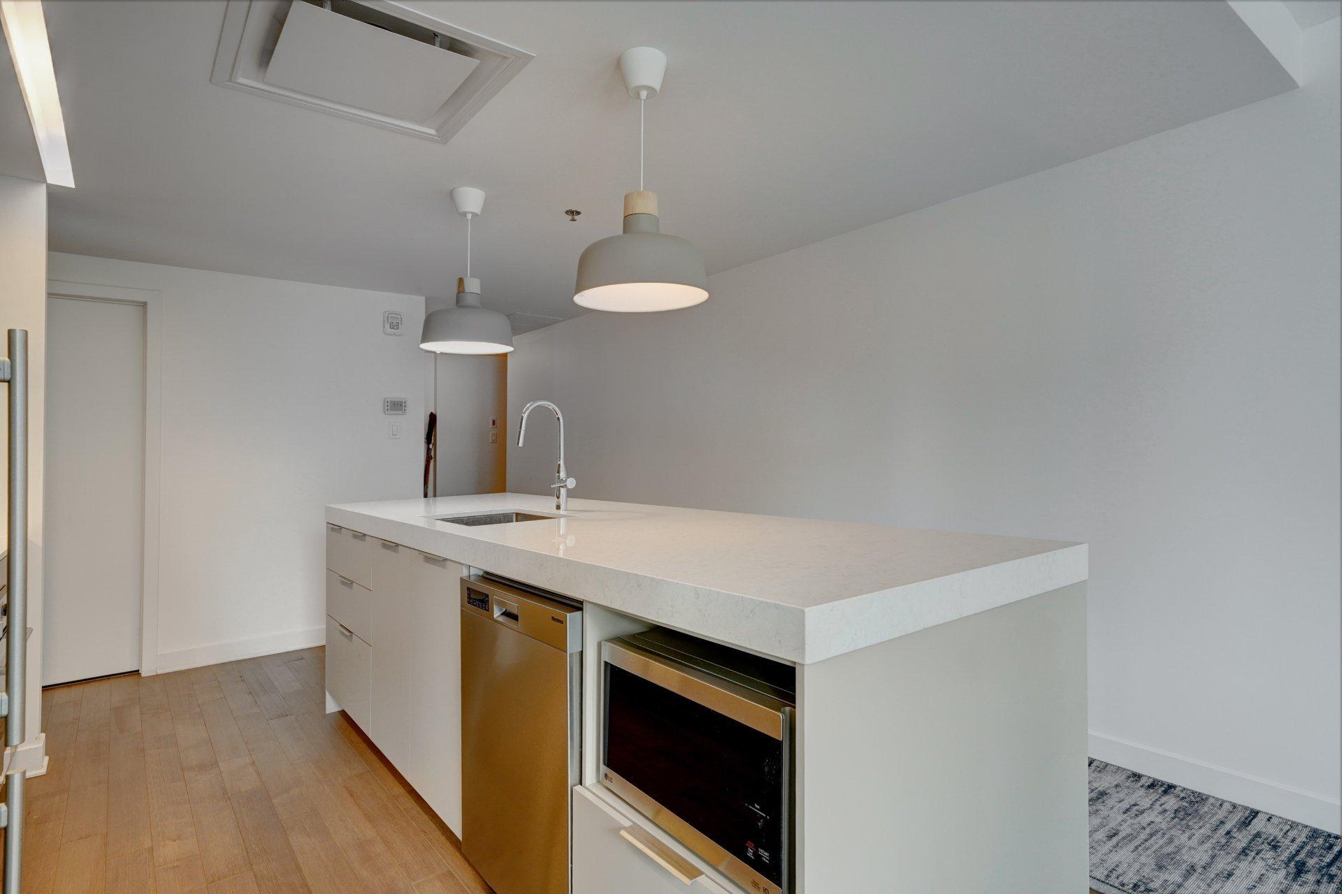 









101


Rue Peel

, 201,
Montréal (Le Sud-Ouest),




QC
H3C0Y1


