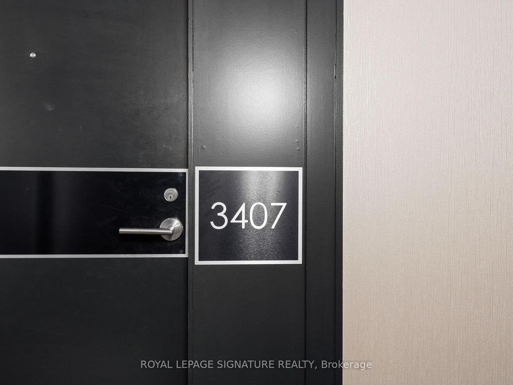 









215


Fort York

Boulevard, 3407,
Toronto,




ON
M5V 4A2

