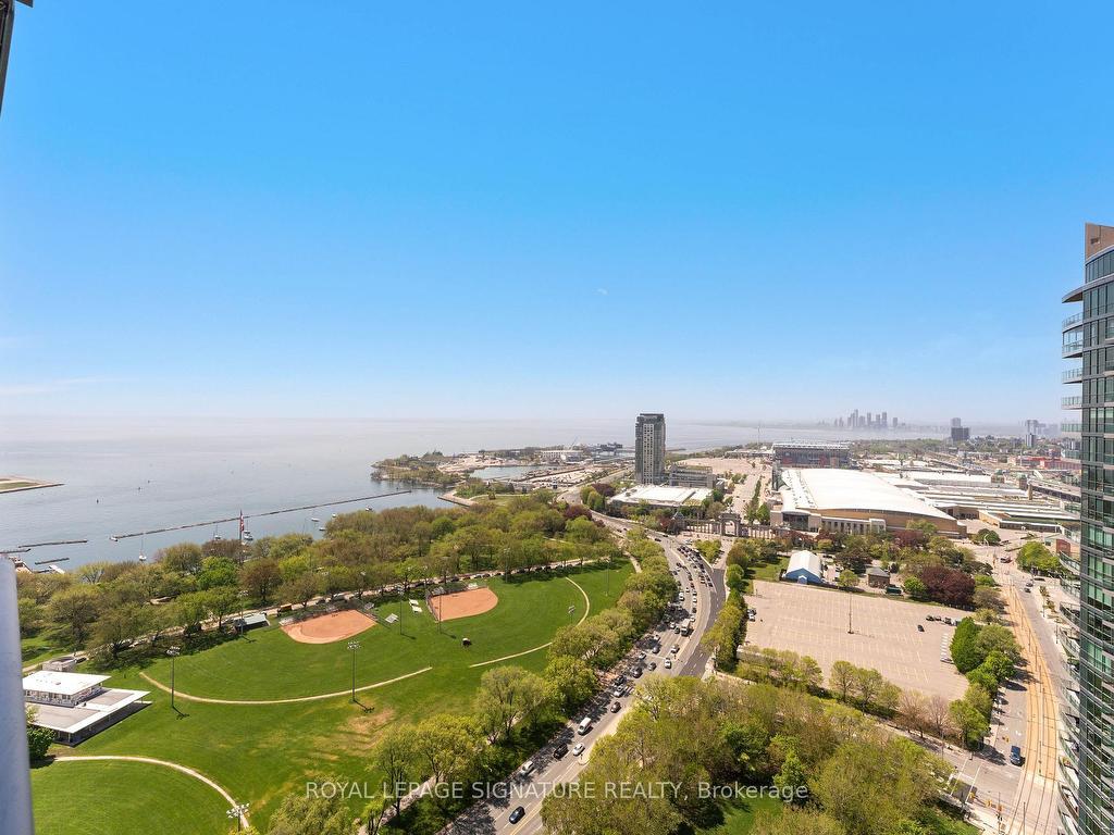 









215


Fort York

Boulevard, 3407,
Toronto,




ON
M5V 4A2

