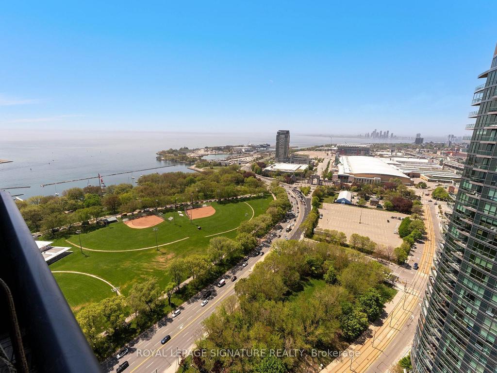 









215


Fort York

Boulevard, 3407,
Toronto,




ON
M5V 4A2

