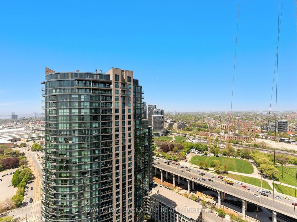 









215


Fort York

Boulevard, 3407,
Toronto,




ON
M5V 4A2

