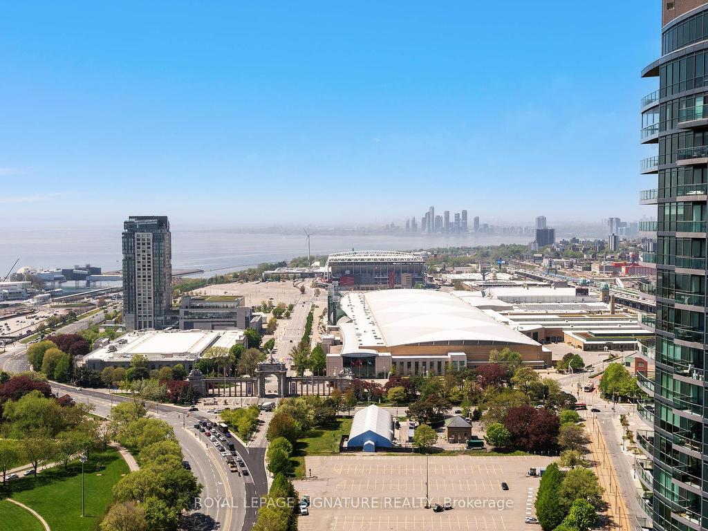 









215


Fort York

Boulevard, 3407,
Toronto,




ON
M5V 4A2

