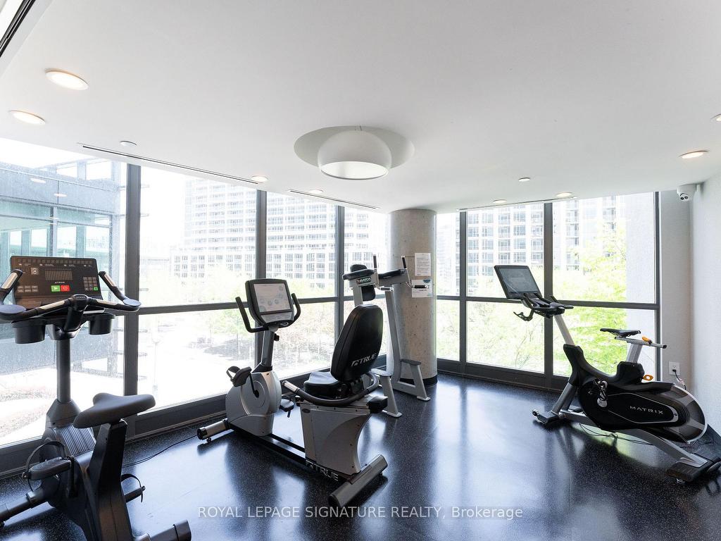 









215


Fort York

Boulevard, 3407,
Toronto,




ON
M5V 4A2

