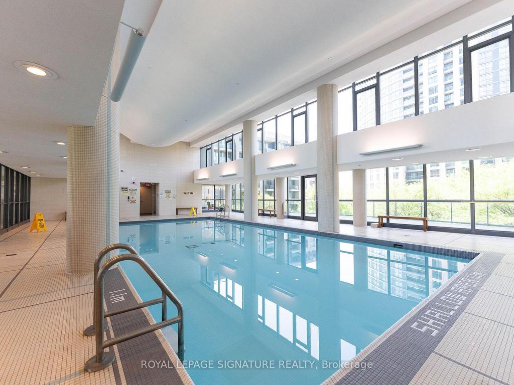 









215


Fort York

Boulevard, 3407,
Toronto,




ON
M5V 4A2

