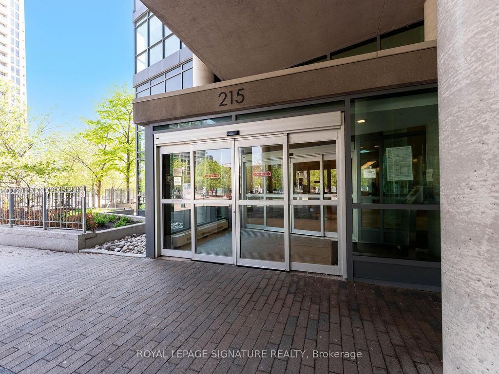 









215


Fort York

Boulevard, 3407,
Toronto,




ON
M5V 4A2

