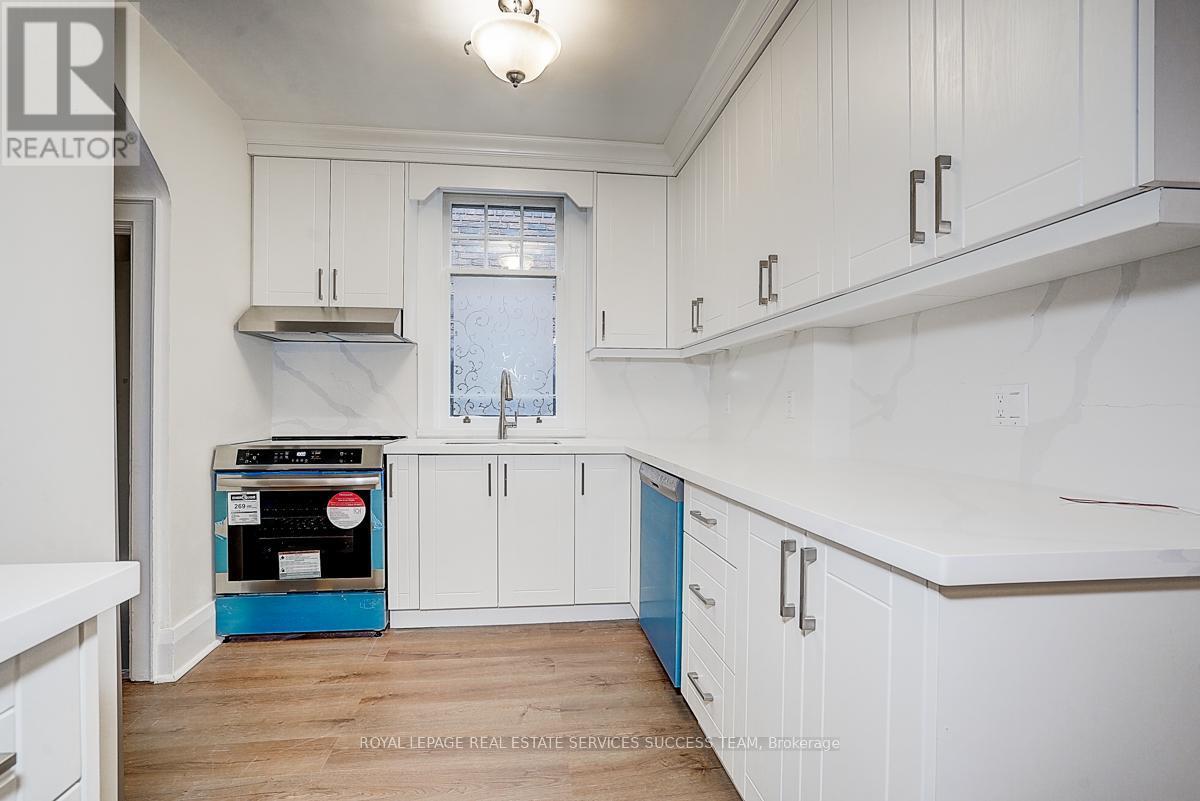 












MAIN - 20 CHESTER HILL ROAD

,
Toronto,




Ontario
M4K1X3

