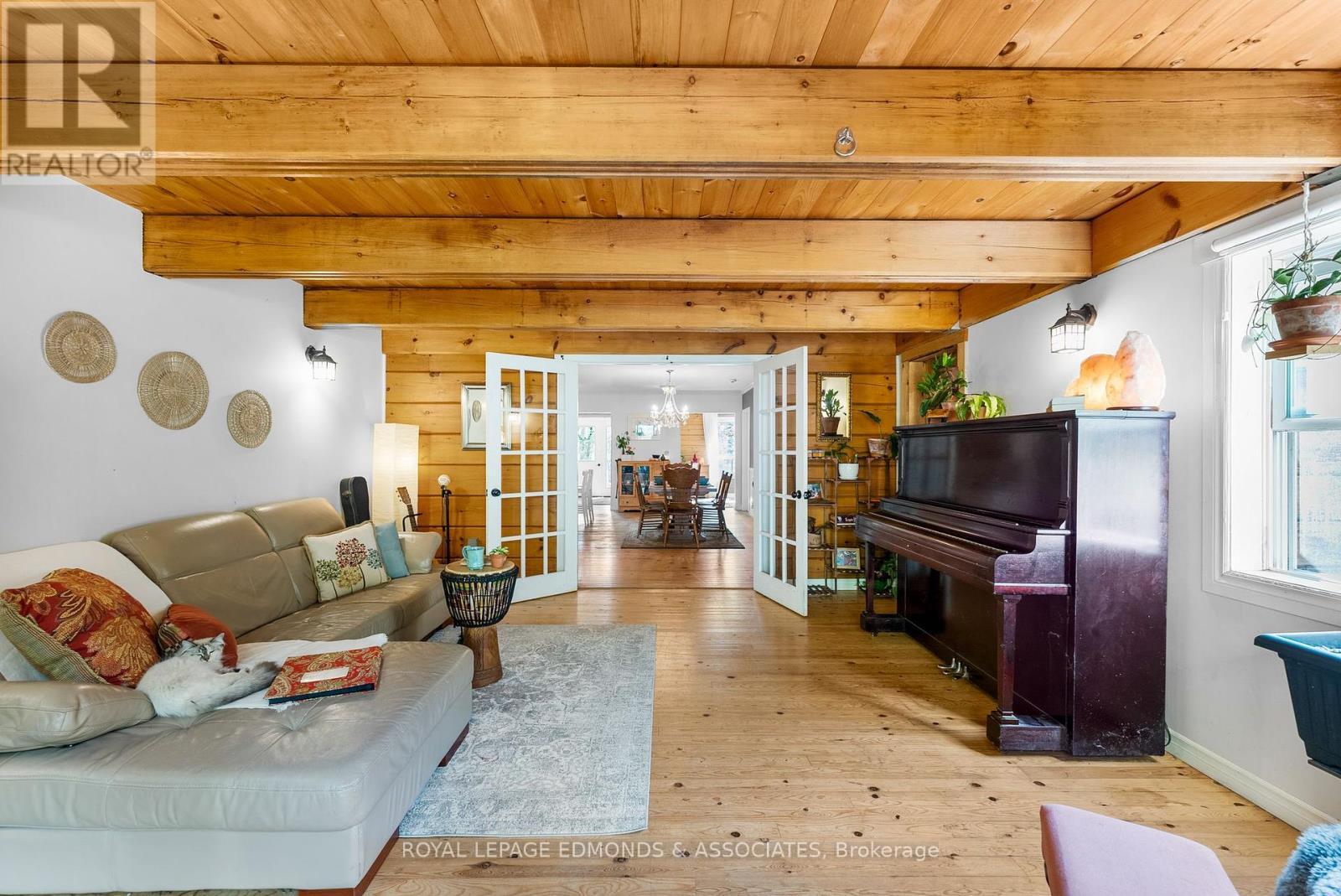 












864 TRAMORE ROAD

,
North Algona Wilberforce,




Ontario
K0J1X0

