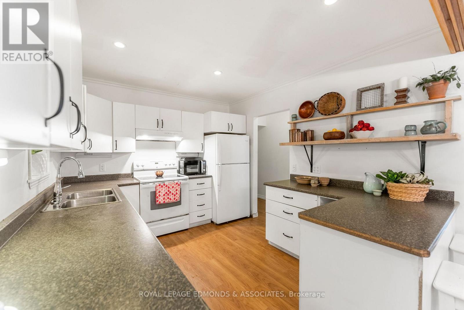












864 TRAMORE ROAD

,
North Algona Wilberforce,




Ontario
K0J1X0

