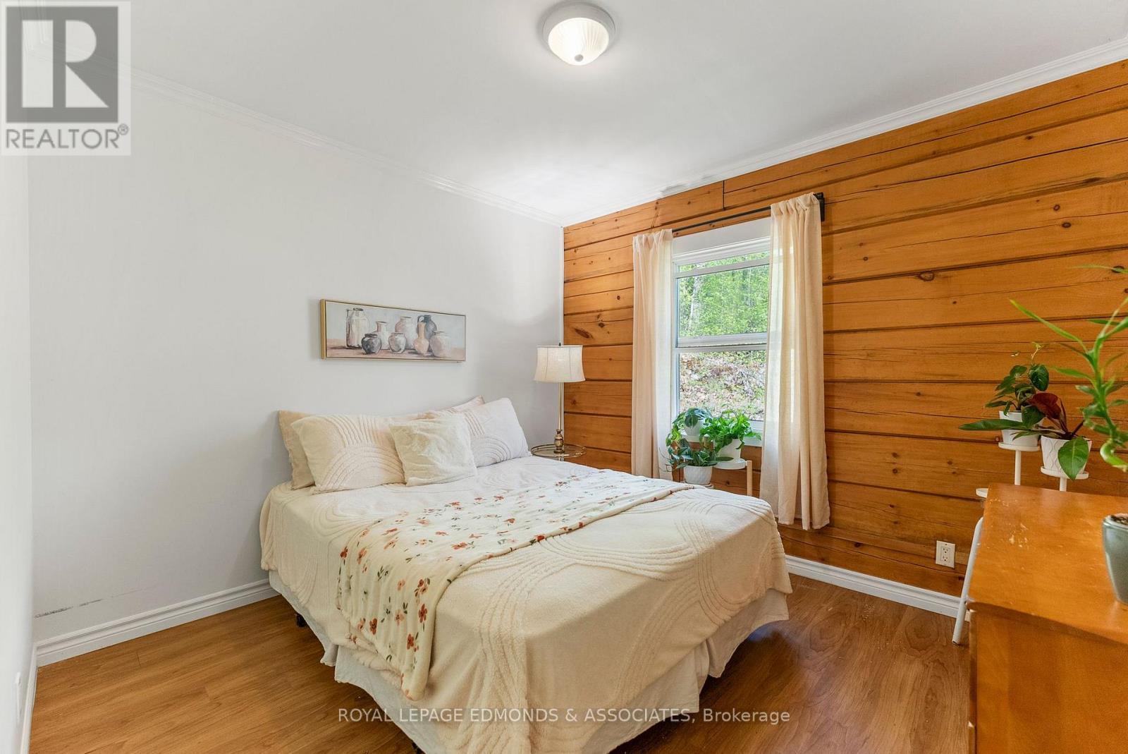 












864 TRAMORE ROAD

,
North Algona Wilberforce,




Ontario
K0J1X0

