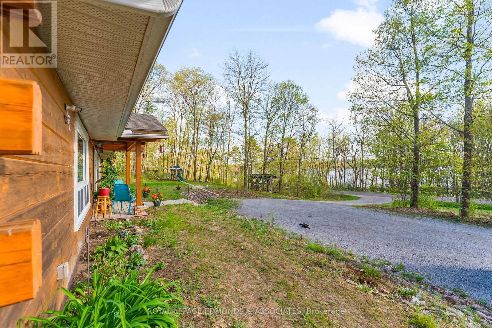 












864 TRAMORE ROAD

,
North Algona Wilberforce,




Ontario
K0J1X0

