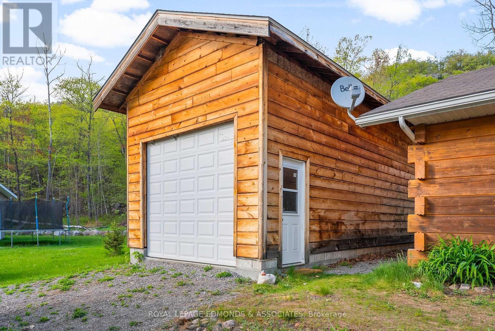 












864 TRAMORE ROAD

,
North Algona Wilberforce,




Ontario
K0J1X0

