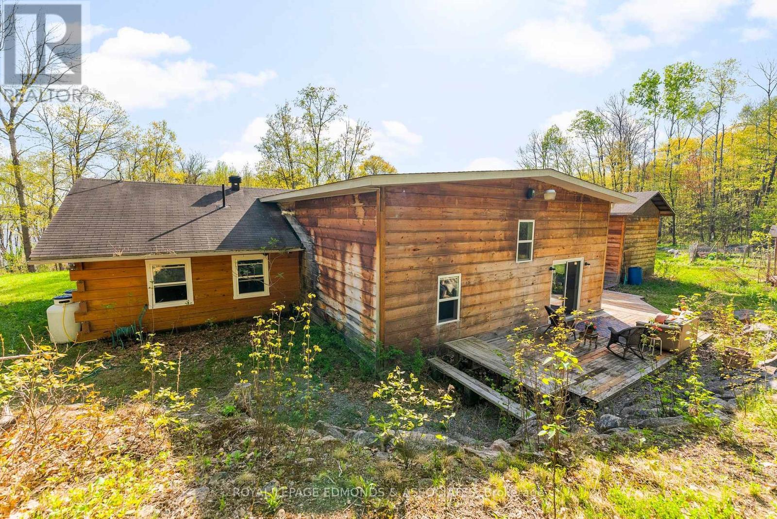 












864 TRAMORE ROAD

,
North Algona Wilberforce,




Ontario
K0J1X0

