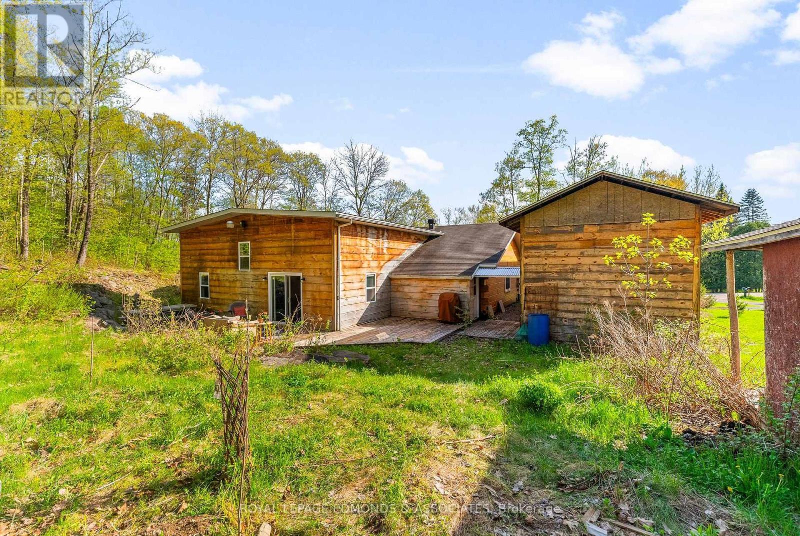 












864 TRAMORE ROAD

,
North Algona Wilberforce,




Ontario
K0J1X0

