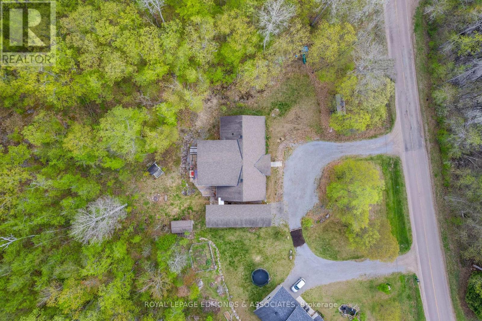 












864 TRAMORE ROAD

,
North Algona Wilberforce,




Ontario
K0J1X0

