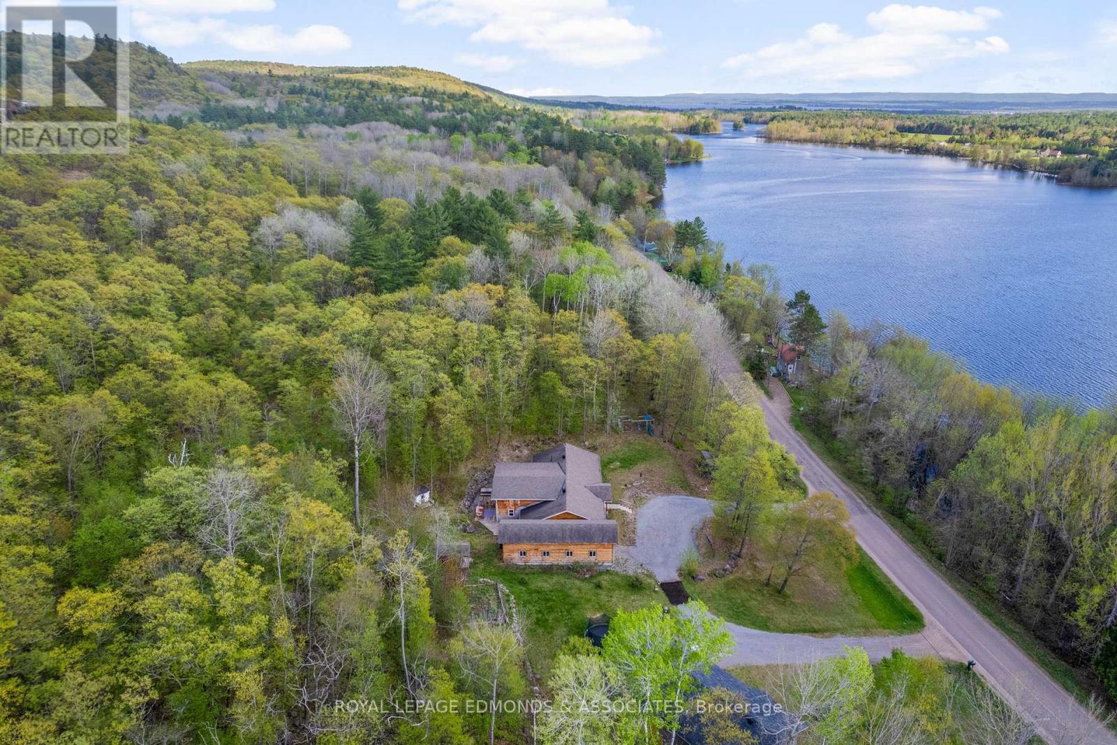 












864 TRAMORE ROAD

,
North Algona Wilberforce,




Ontario
K0J1X0


