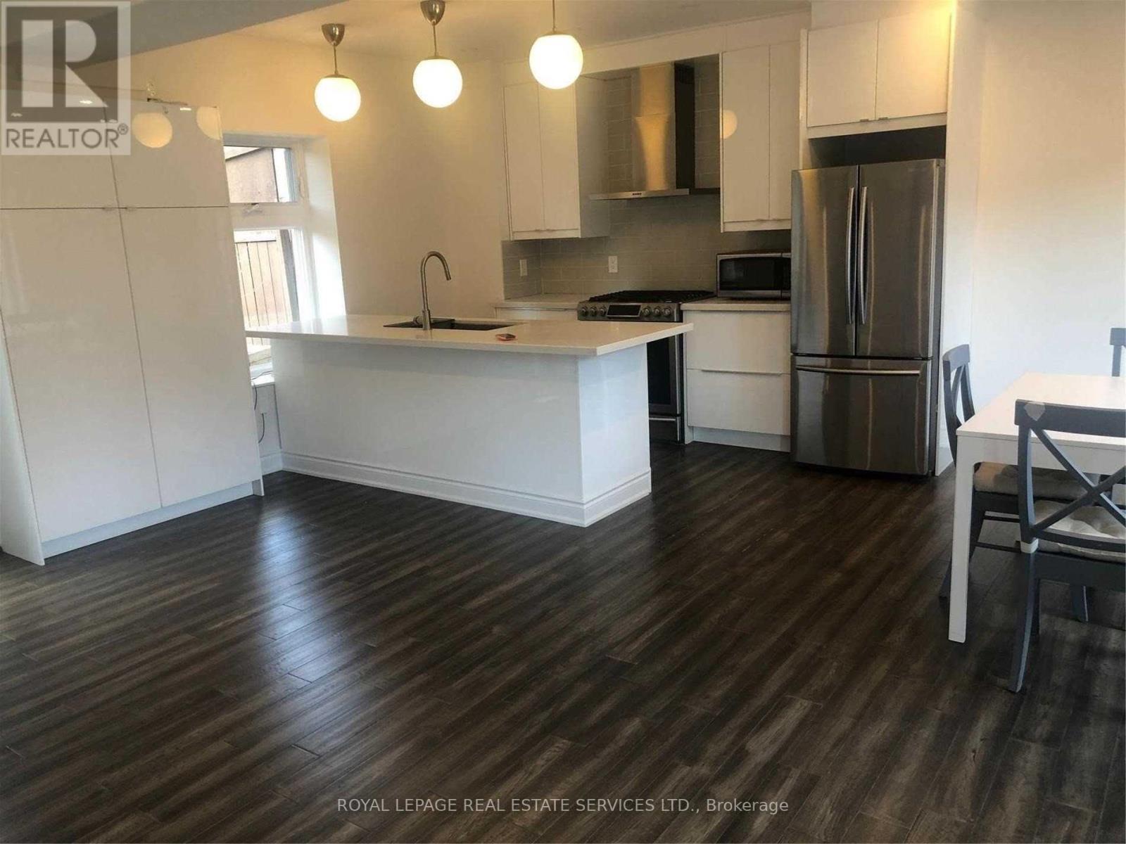 












250 BOON AVENUE

,
Toronto,




Ontario
M6E3Z8

