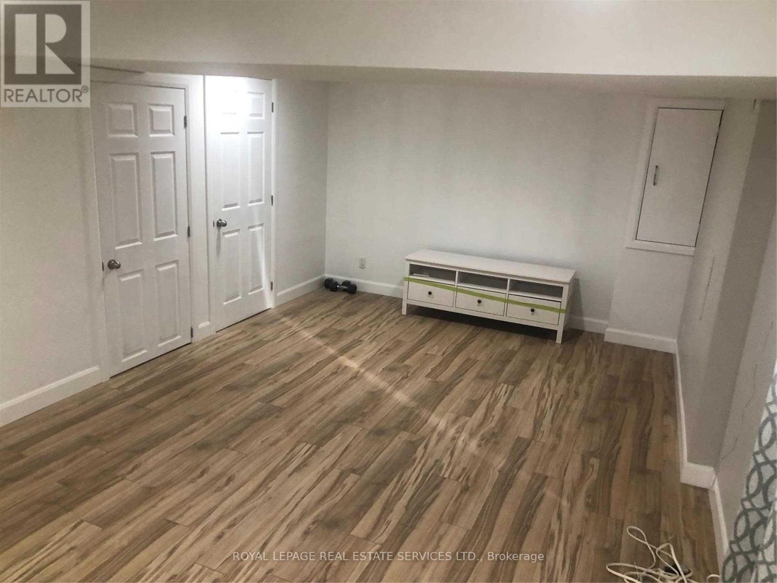 












250 BOON AVENUE

,
Toronto,




Ontario
M6E3Z8

