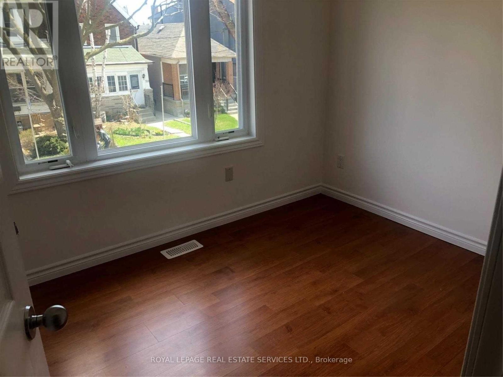 












250 BOON AVENUE

,
Toronto,




Ontario
M6E3Z8


