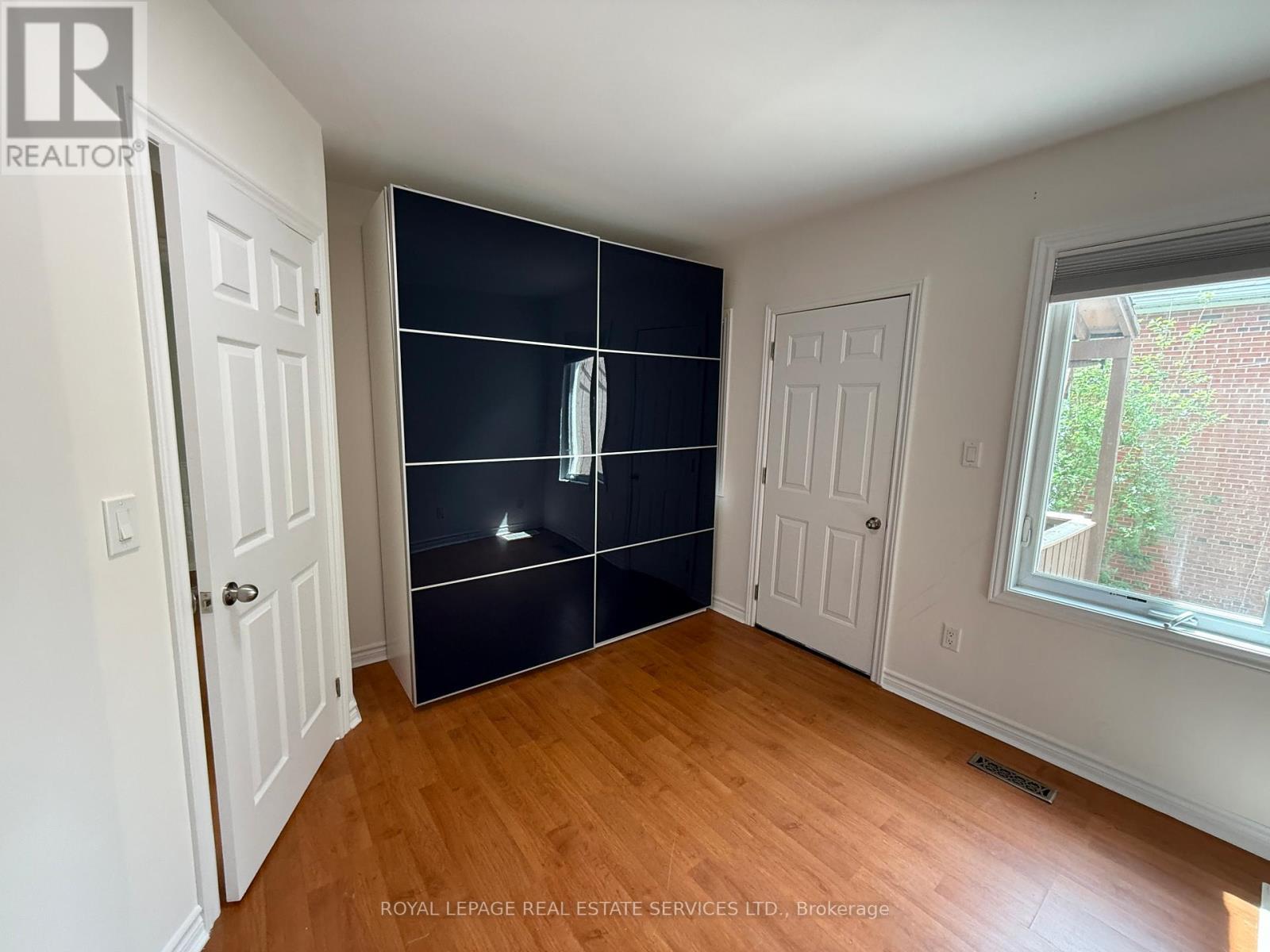 












250 BOON AVENUE

,
Toronto,




Ontario
M6E3Z8

