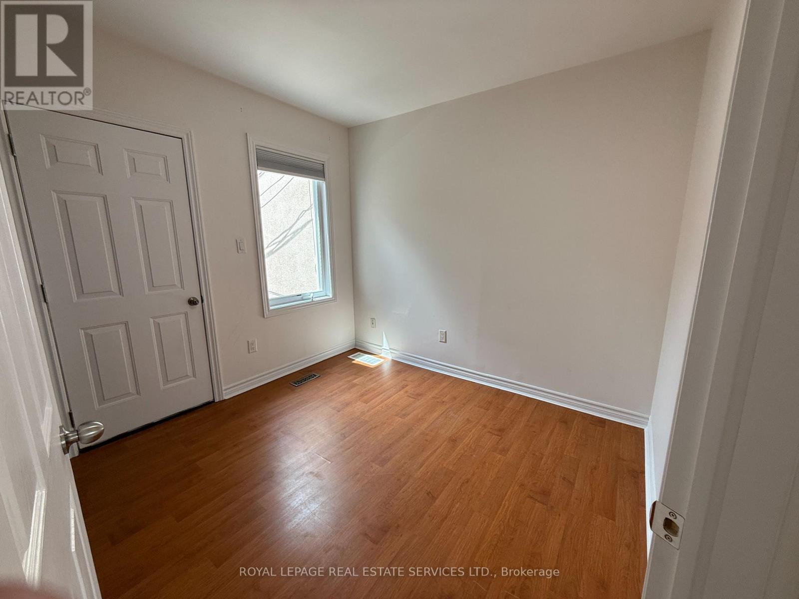 












250 BOON AVENUE

,
Toronto,




Ontario
M6E3Z8

