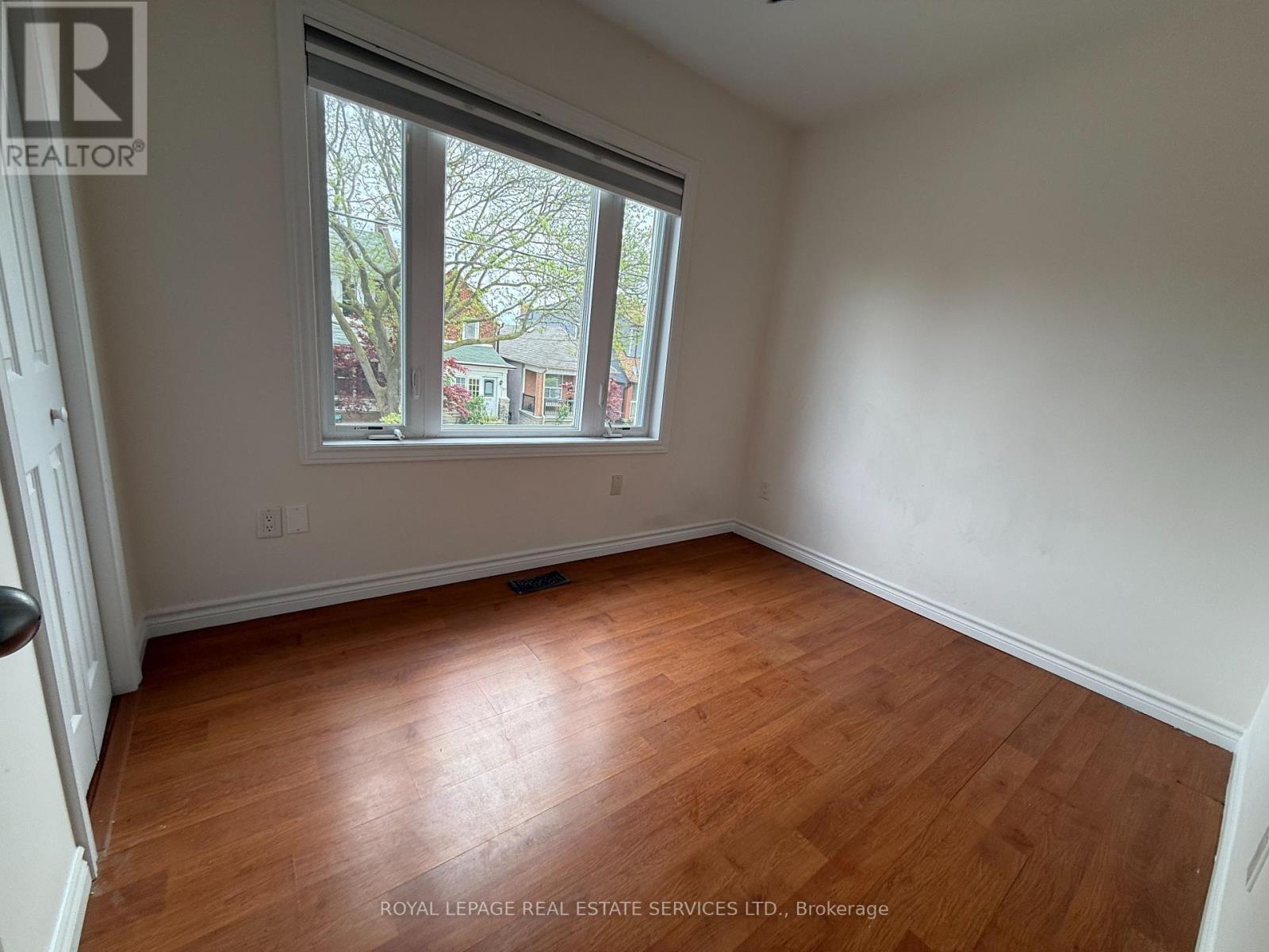 












250 BOON AVENUE

,
Toronto,




Ontario
M6E3Z8

