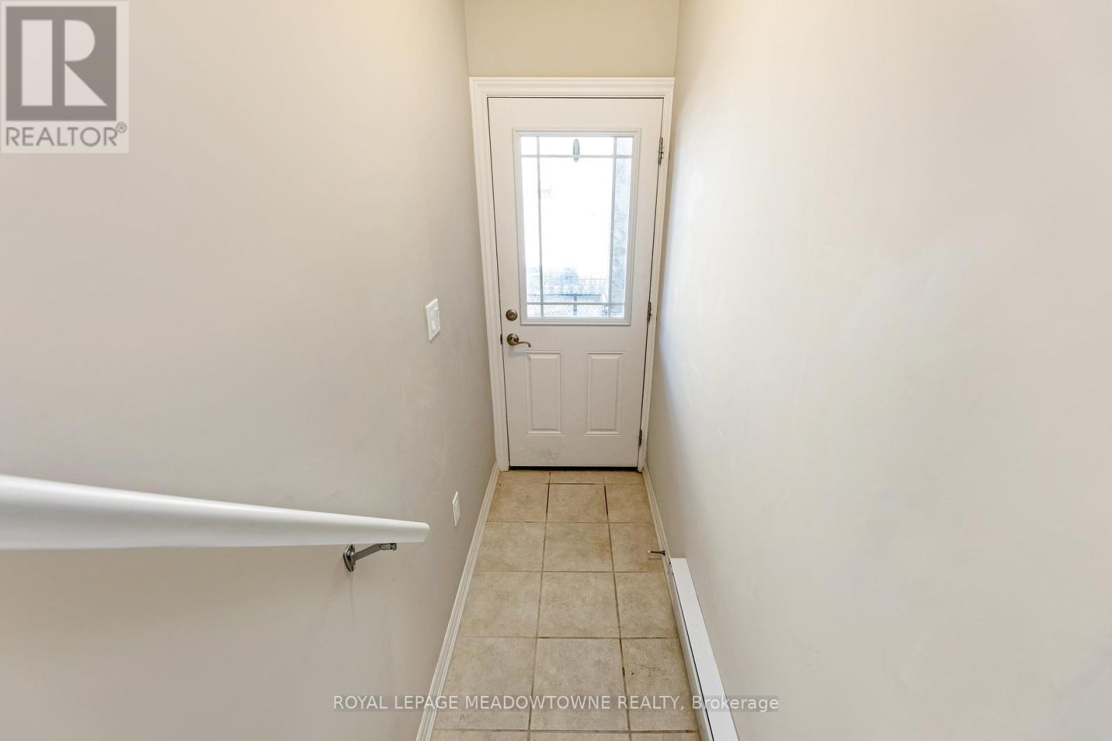 












7 - 107 WESTRA DRIVE

,
Guelph,




Ontario
N1K0A5

