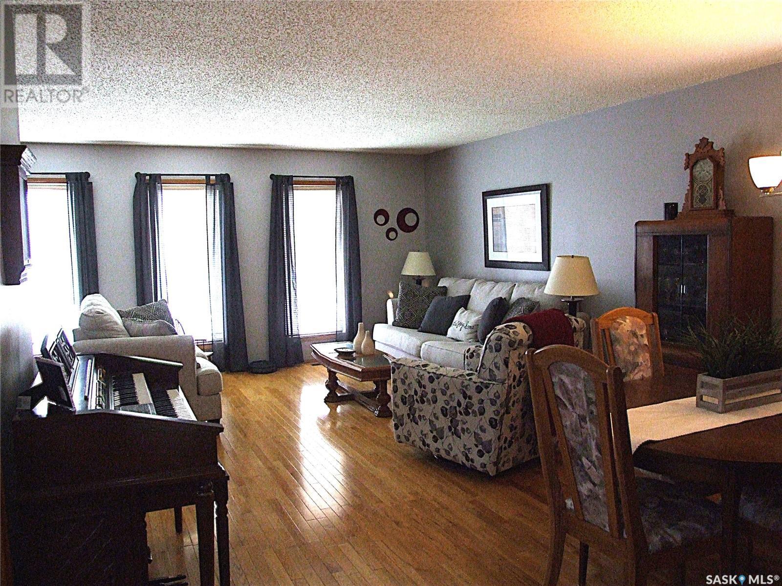 












108 Freeman STREET

,
Richmound,




Saskatchewan
S0N2E0

