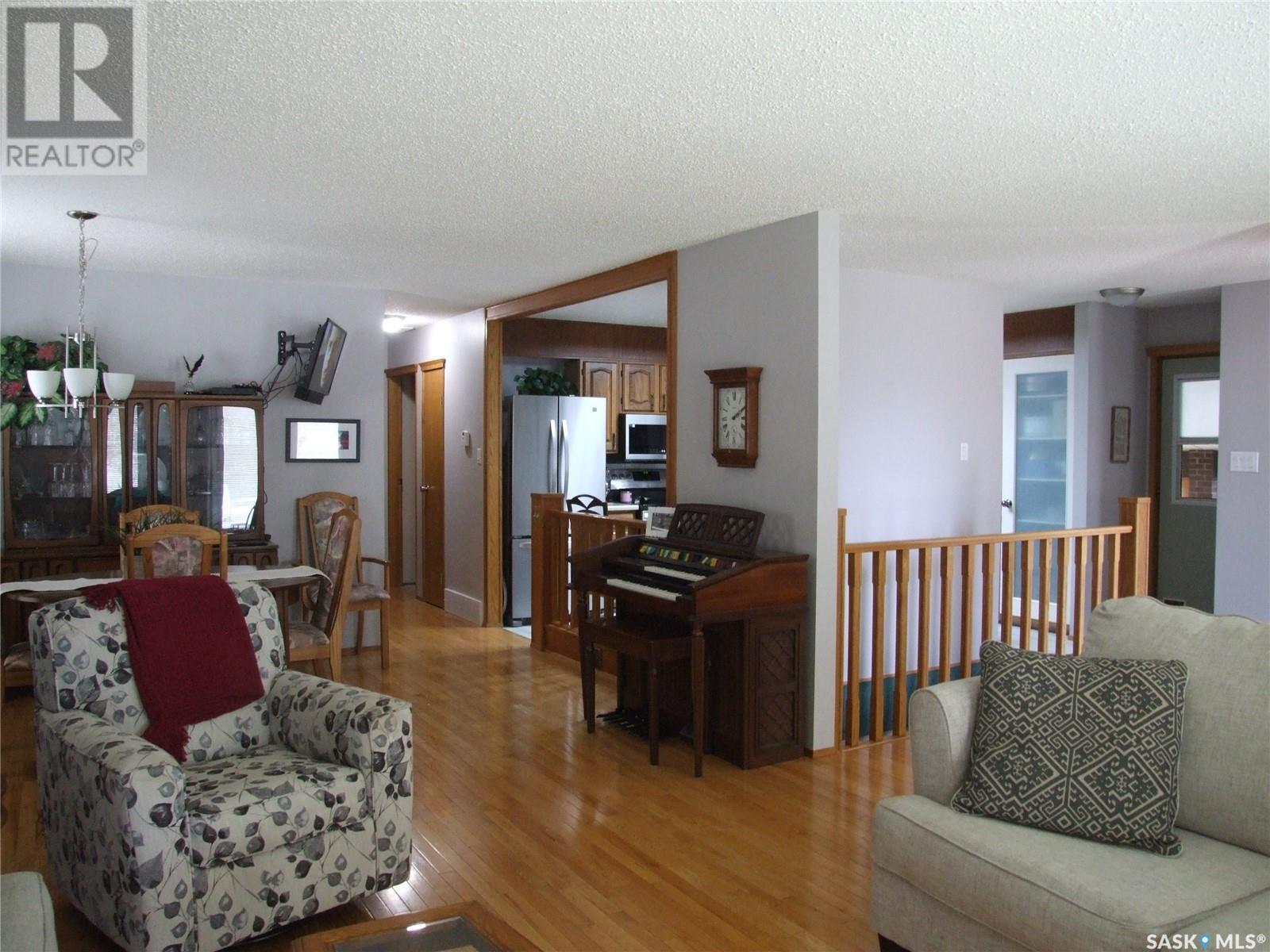 












108 Freeman STREET

,
Richmound,




Saskatchewan
S0N2E0

