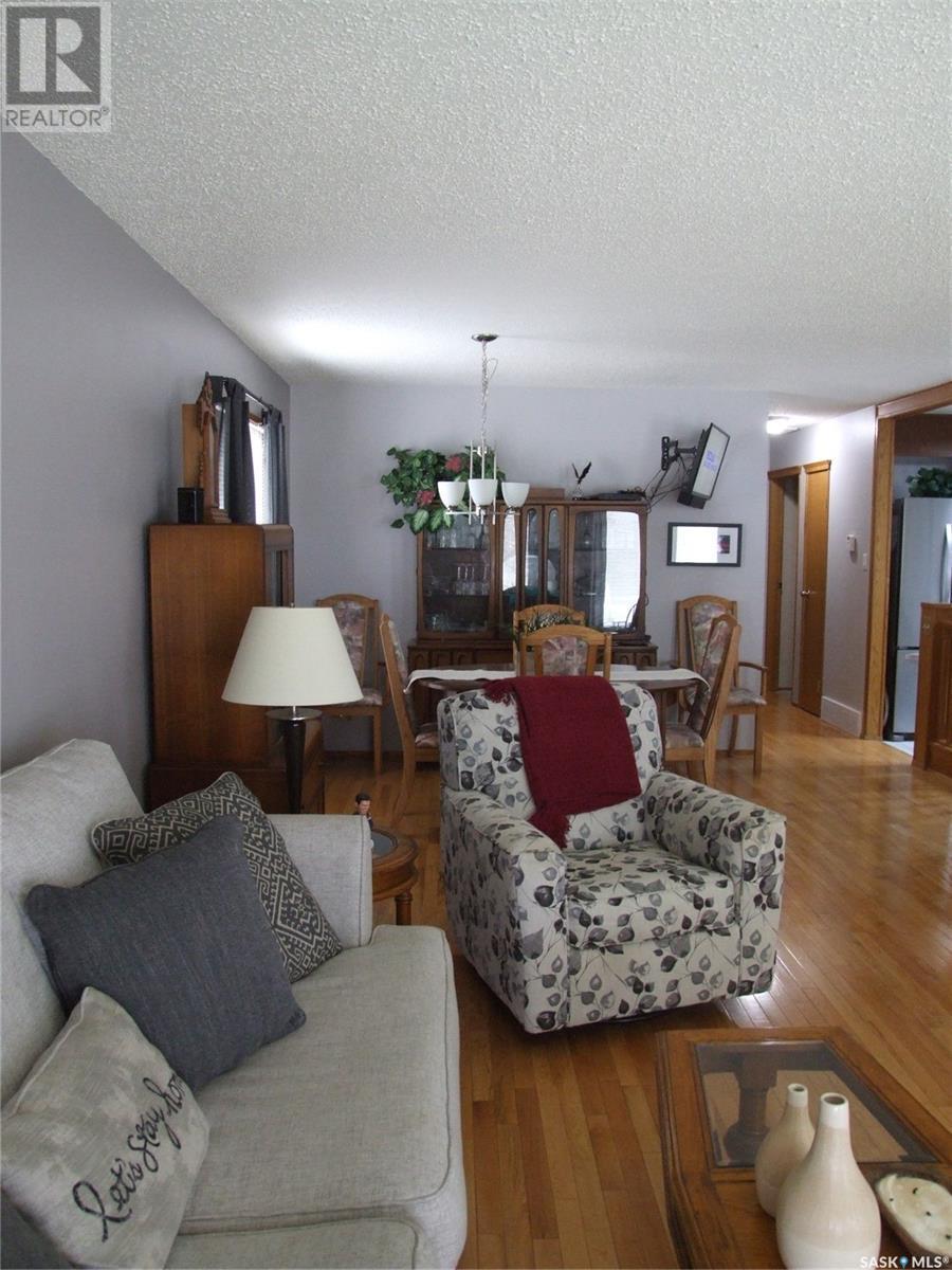 












108 Freeman STREET

,
Richmound,




Saskatchewan
S0N2E0

