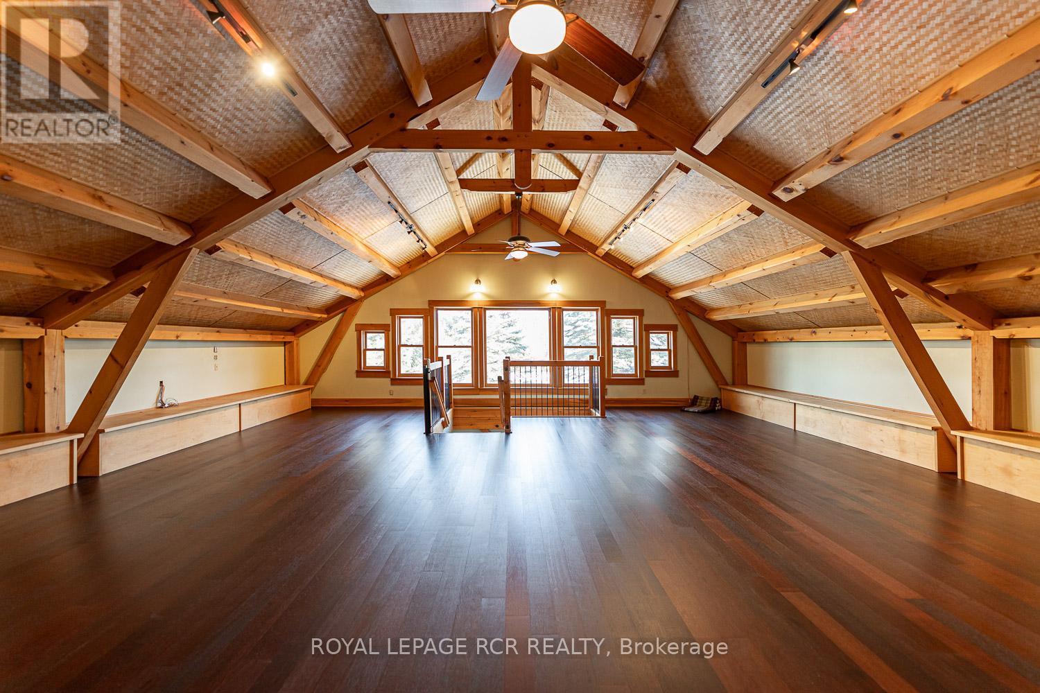 












7826 5TH SIDE ROAD

,
Adjala-Tosorontio,




Ontario
L0N1P0


