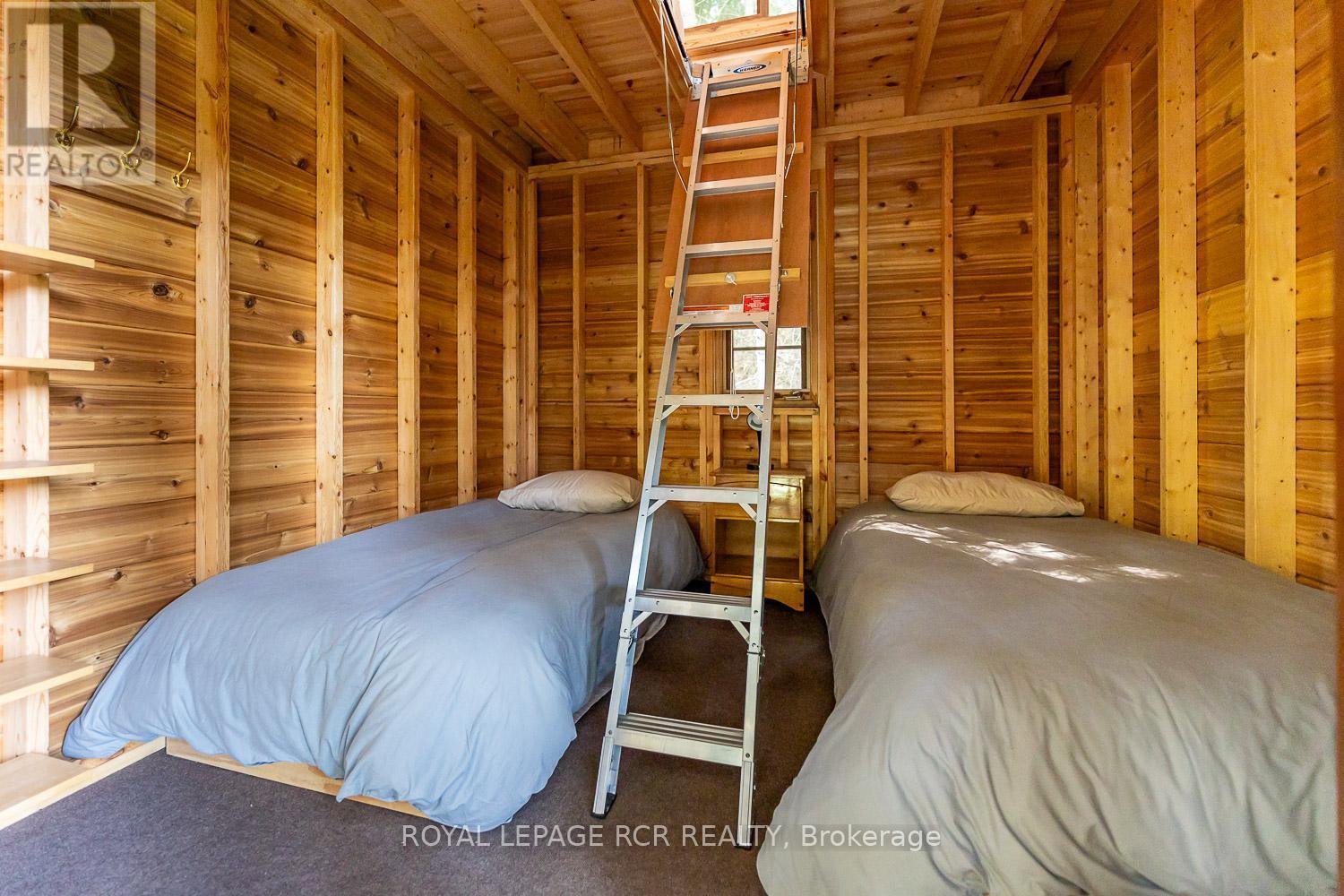












7826 5TH SIDE ROAD

,
Adjala-Tosorontio,




Ontario
L0N1P0


