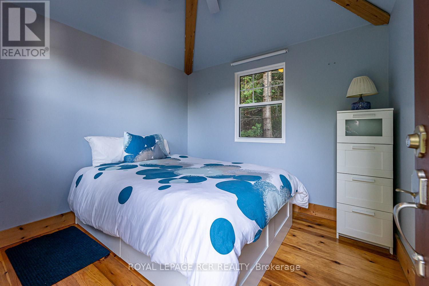












7826 5TH SIDE ROAD

,
Adjala-Tosorontio,




Ontario
L0N1P0

