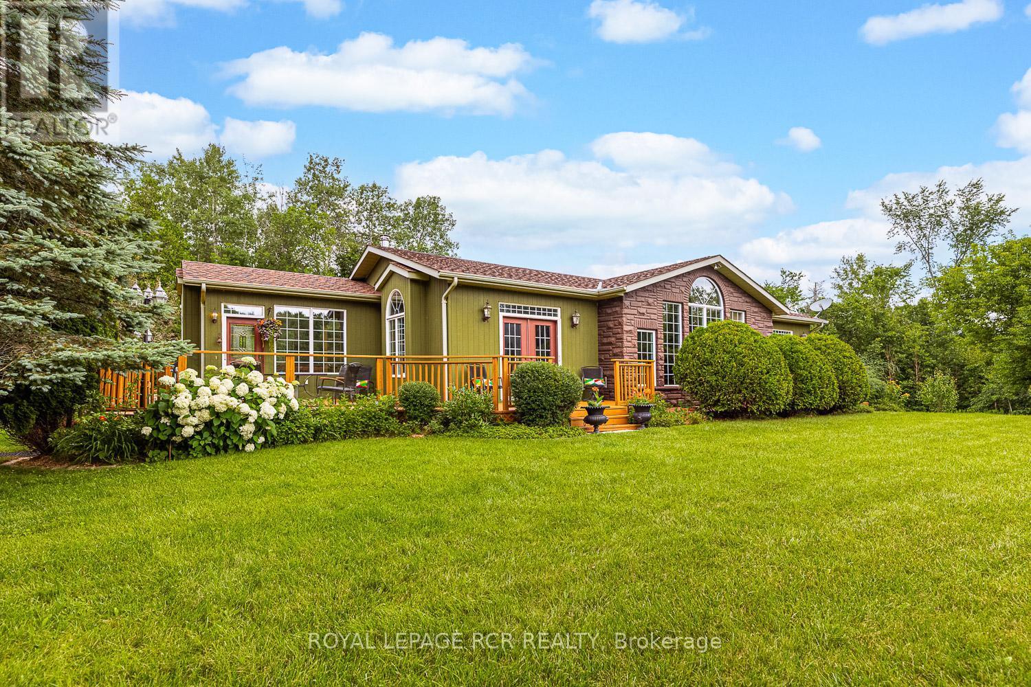 












7826 5TH SIDE ROAD

,
Adjala-Tosorontio,




Ontario
L0N1P0

