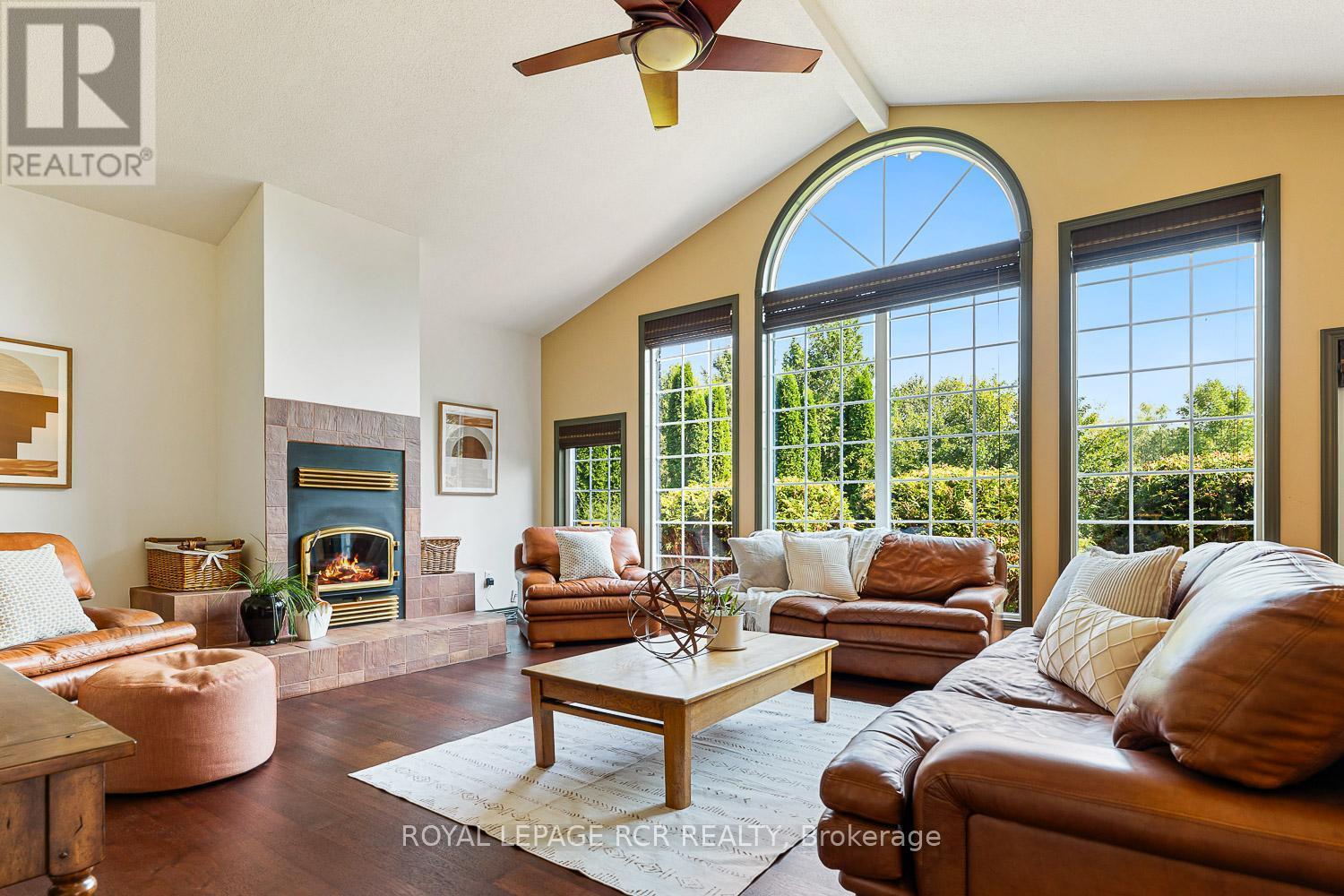












7826 5TH SIDE ROAD

,
Adjala-Tosorontio,




Ontario
L0N1P0

