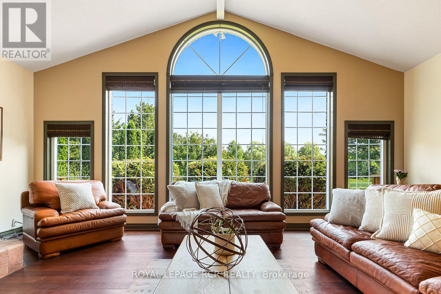 












7826 5TH SIDE ROAD

,
Adjala-Tosorontio,




Ontario
L0N1P0

