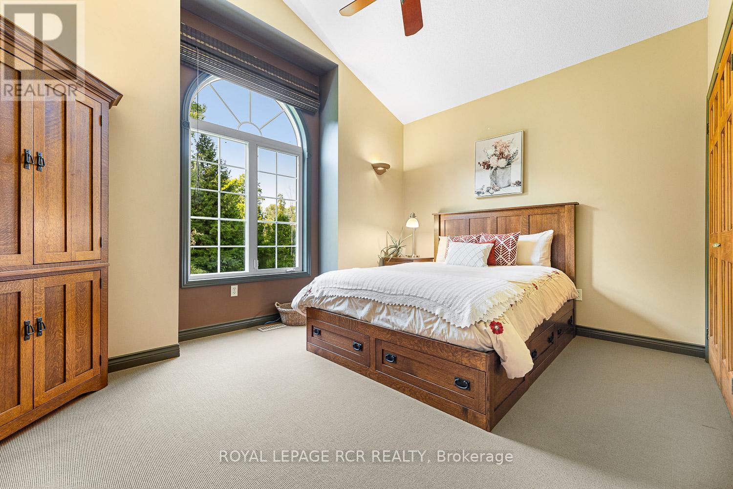 












7826 5TH SIDE ROAD

,
Adjala-Tosorontio,




Ontario
L0N1P0

