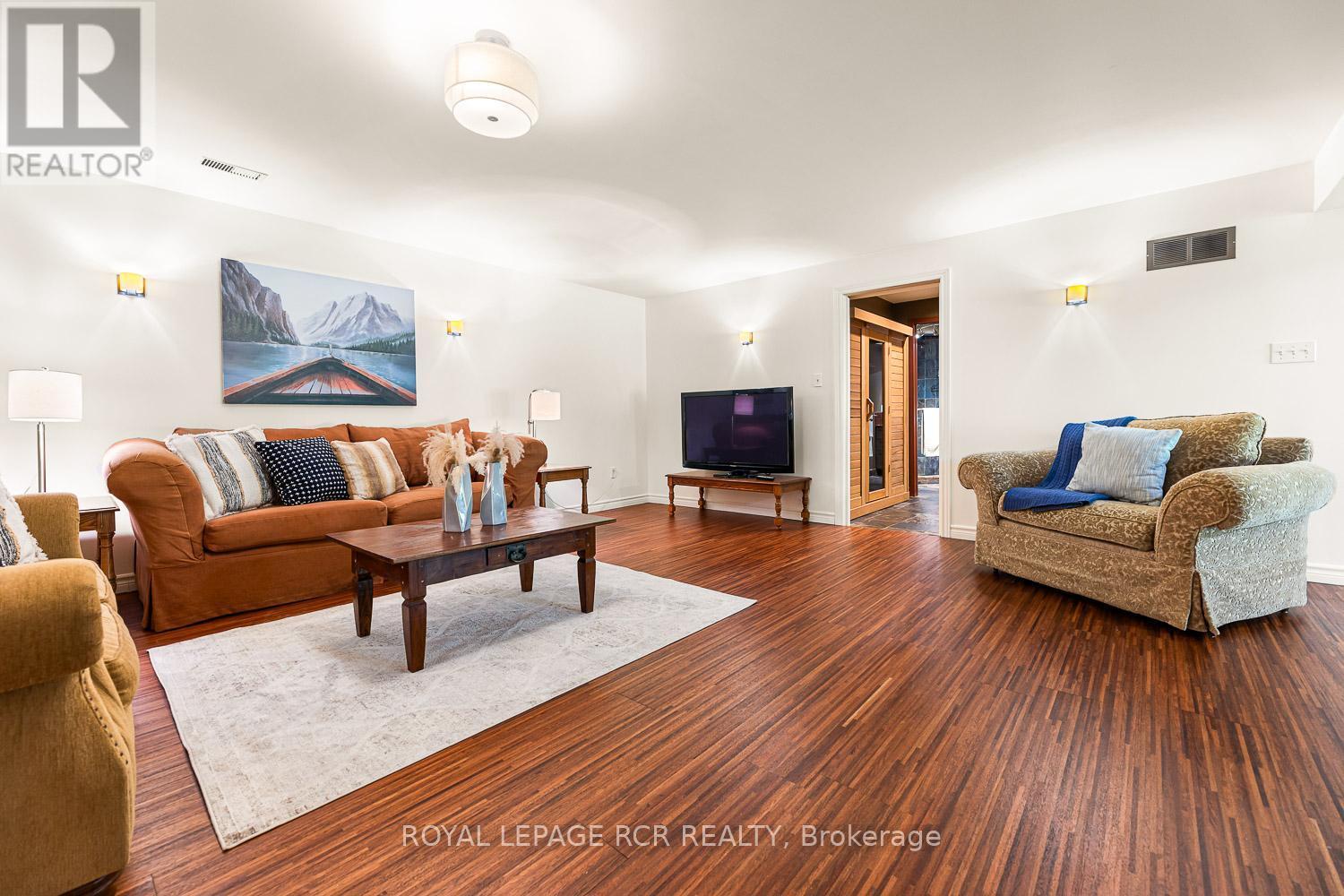 












7826 5TH SIDE ROAD

,
Adjala-Tosorontio,




Ontario
L0N1P0

