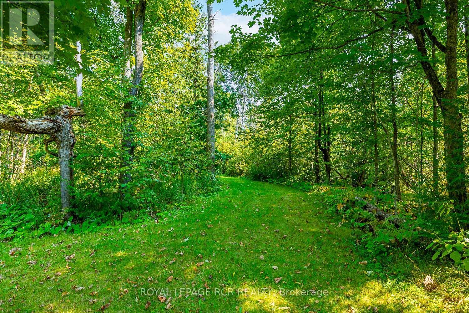 












7826 5TH SIDE ROAD

,
Adjala-Tosorontio,




Ontario
L0N1P0

