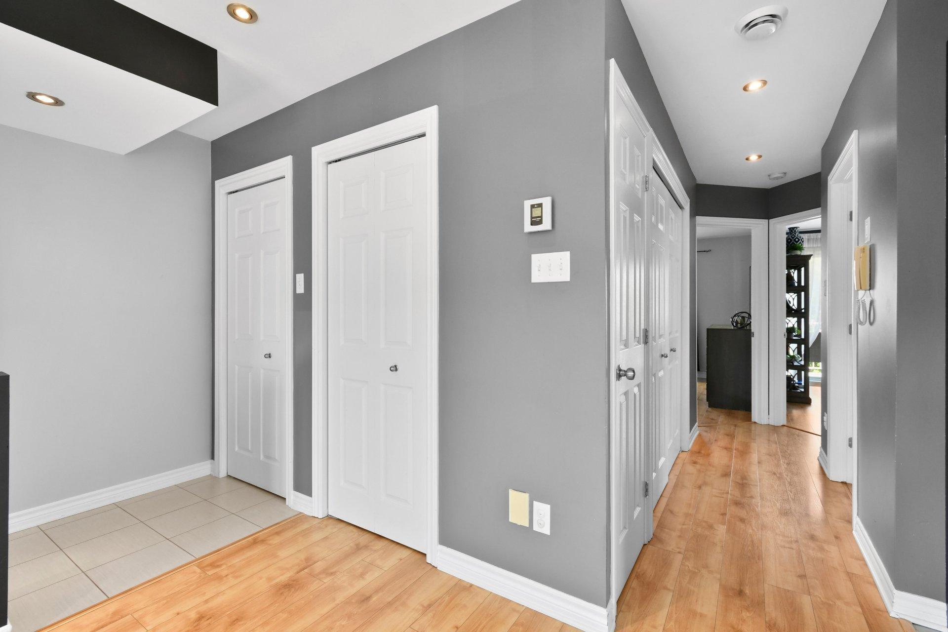









3304


Boul. Gareau

,
Longueuil (Saint-Hubert),




QC
J3Y0J5

