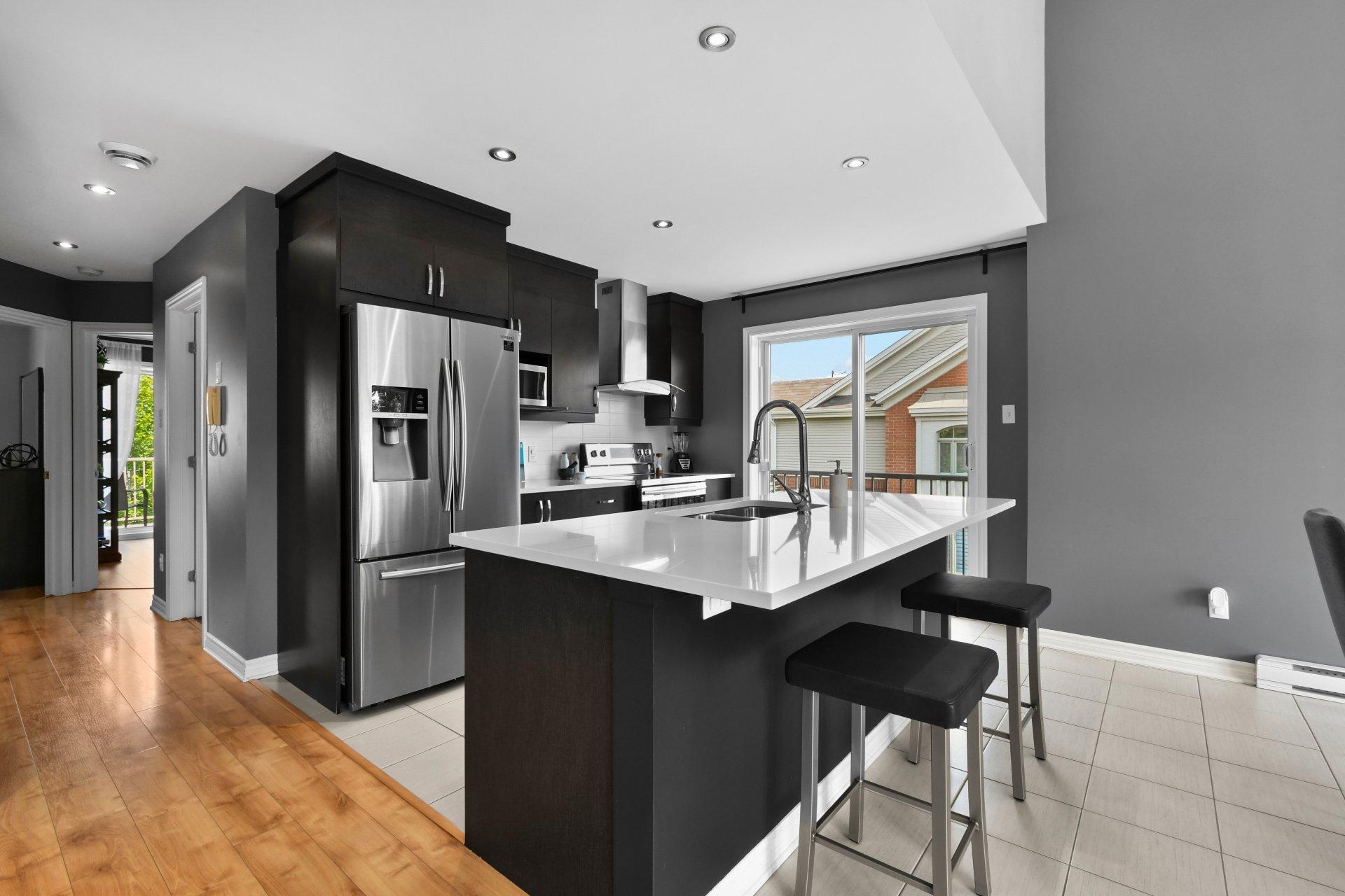 









3304


Boul. Gareau

,
Longueuil (Saint-Hubert),




QC
J3Y0J5

